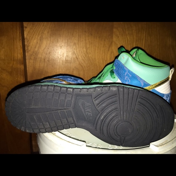 Green blue and yellow Hi-top Nike - Picture 5 of 8